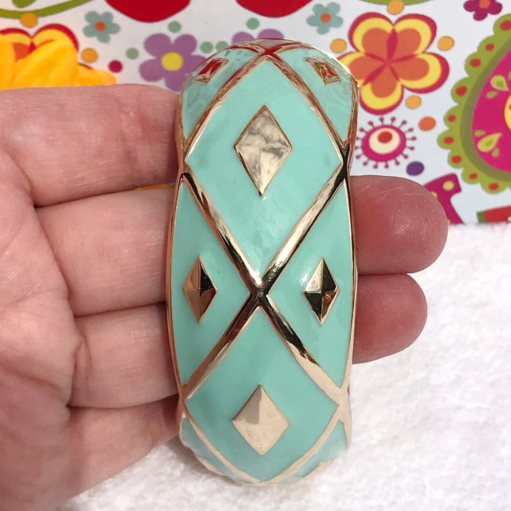 Boho Large Mint & Goldtone Hinged Bangle Bracelet